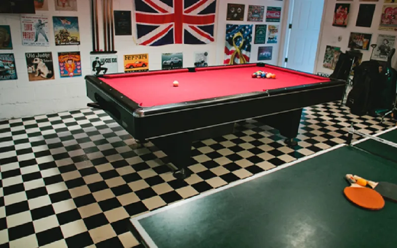 Games room with pool table, table tennis and music memorabilia